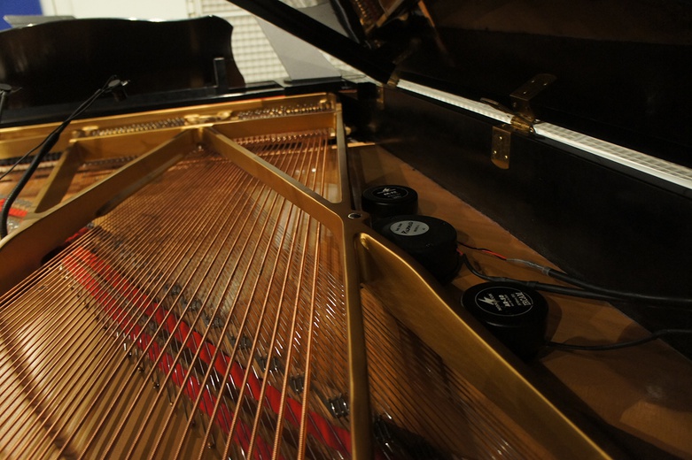 Le piano augmenté dans les studios de l'Ircam  © Déborah Lopatin